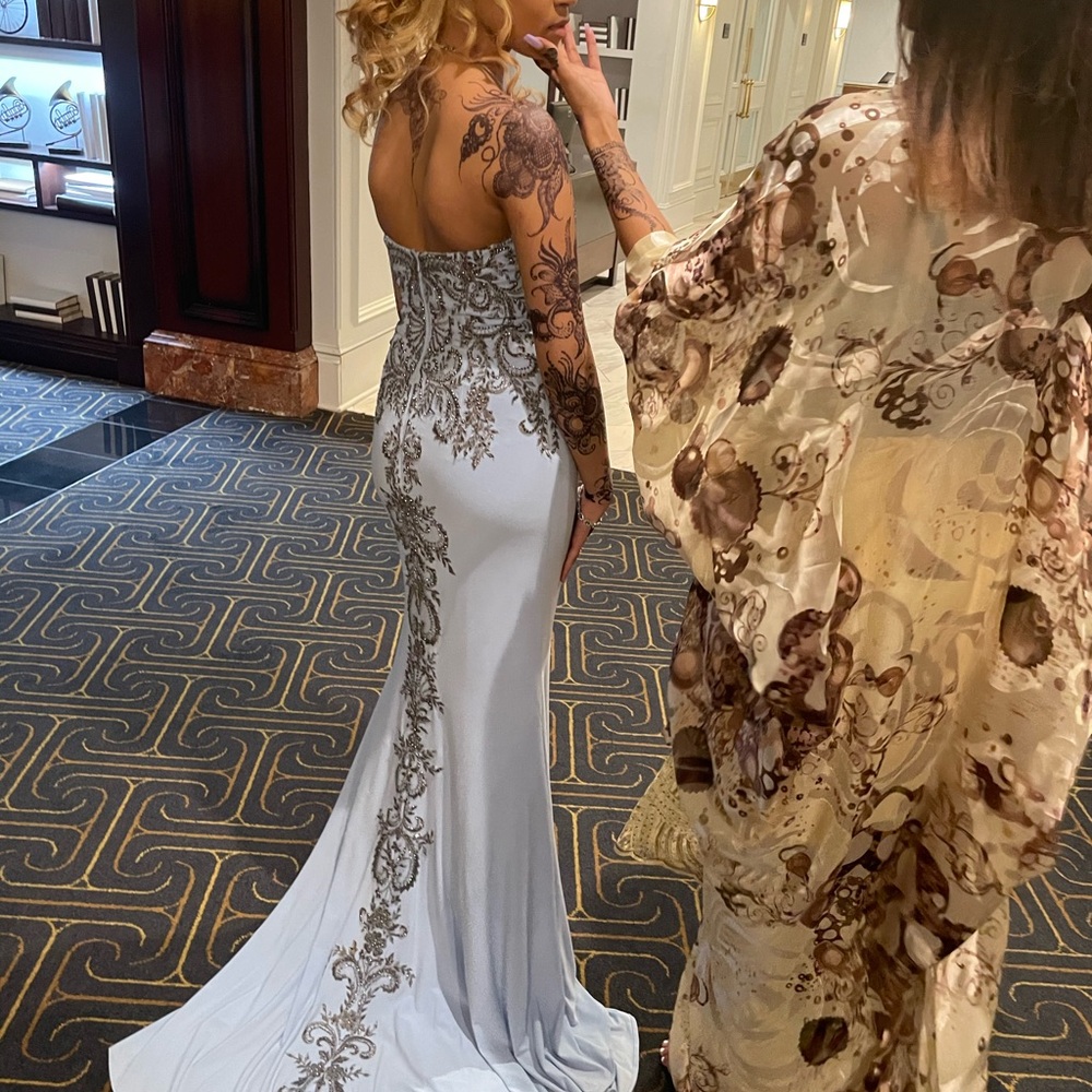 Elegant Strapless Evening Gown - Silver